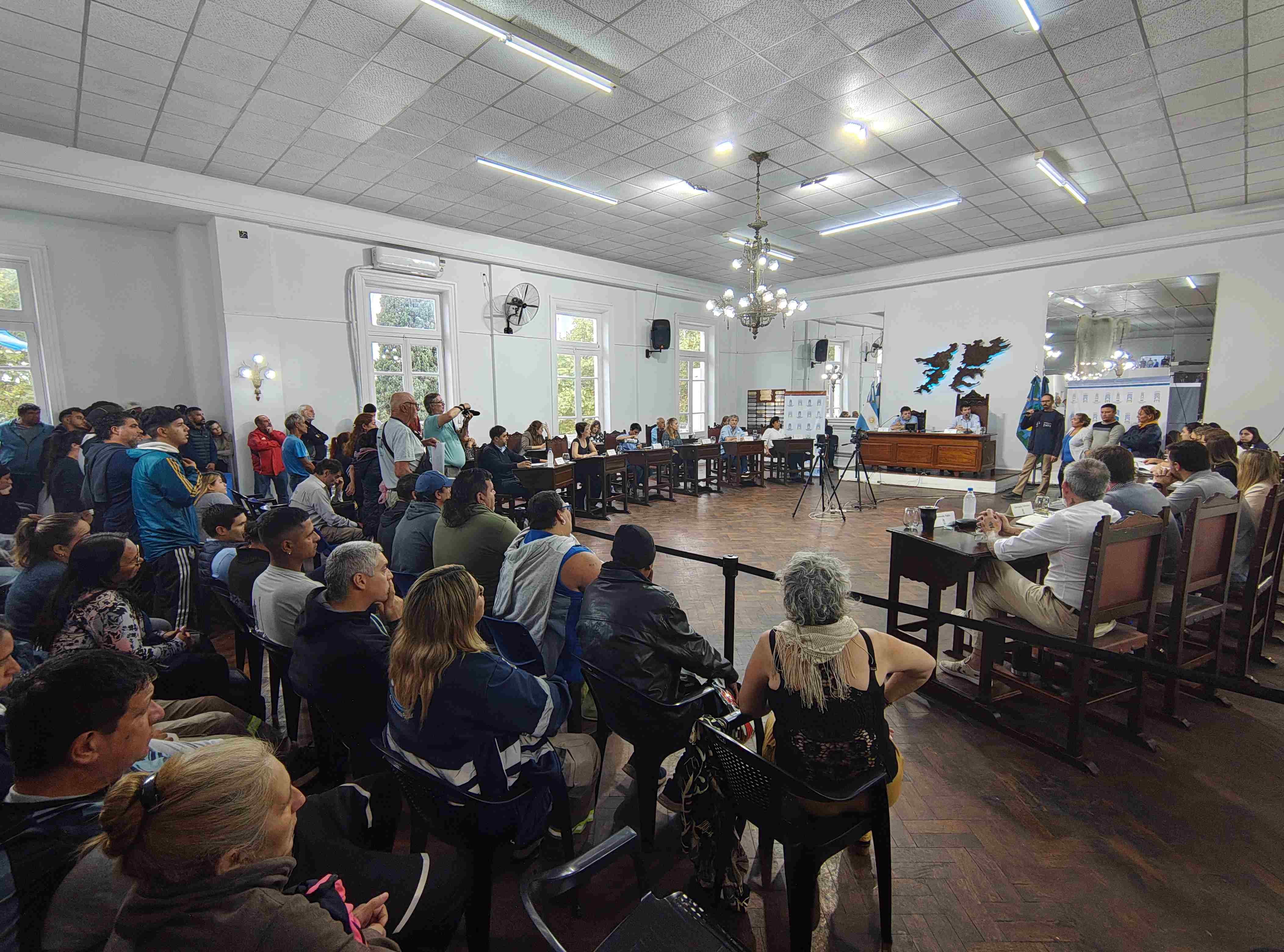 Imagen principal de El HCD expresó su rechazo al anuncio del gobierno nacional de discontinuar el programa "Volver al trabajo"