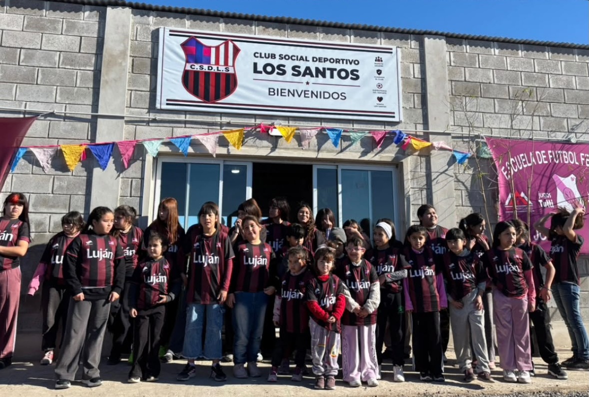 Imagen principal de El HCD acompañó la inauguración del Club Social Deportivo Los Santos, del barrio San Fermín