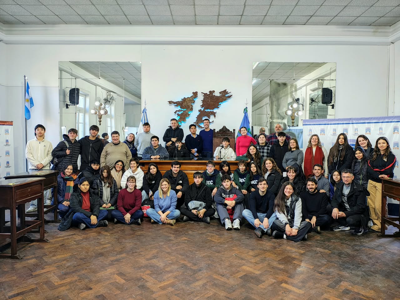 Imagen principal de Más de 200 estudiantes participaron del Parlamento Juvenil en el Concejo