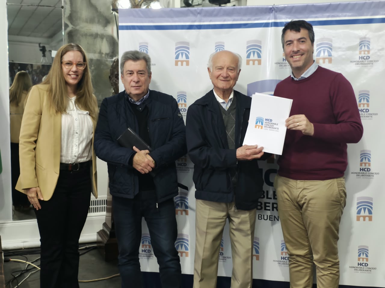 Imagen principal de El HCD declaró de Interés Municipal, Cultural y Educativo el libro “¿Desquiciados?” de José Miguel Viotto