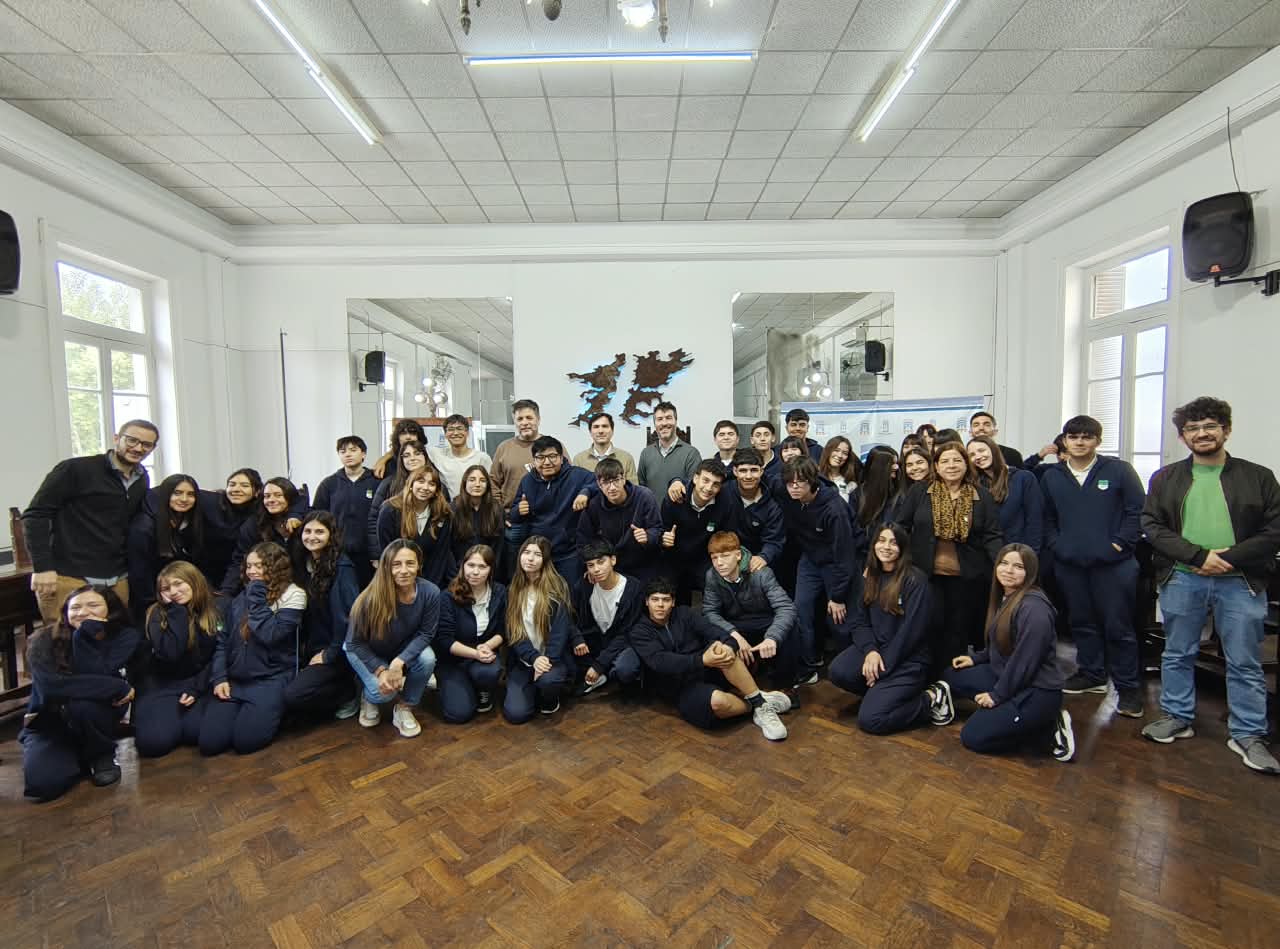 Imagen principal de Estudiantes de la Escuela Cardijn visitaron el HCD